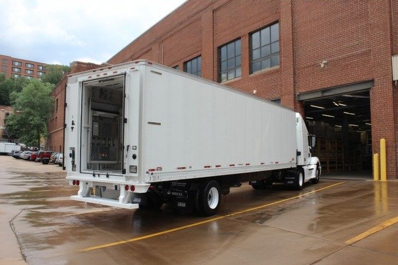 What Is a Drop Trailer Program? Benefits, Costs & How It Works