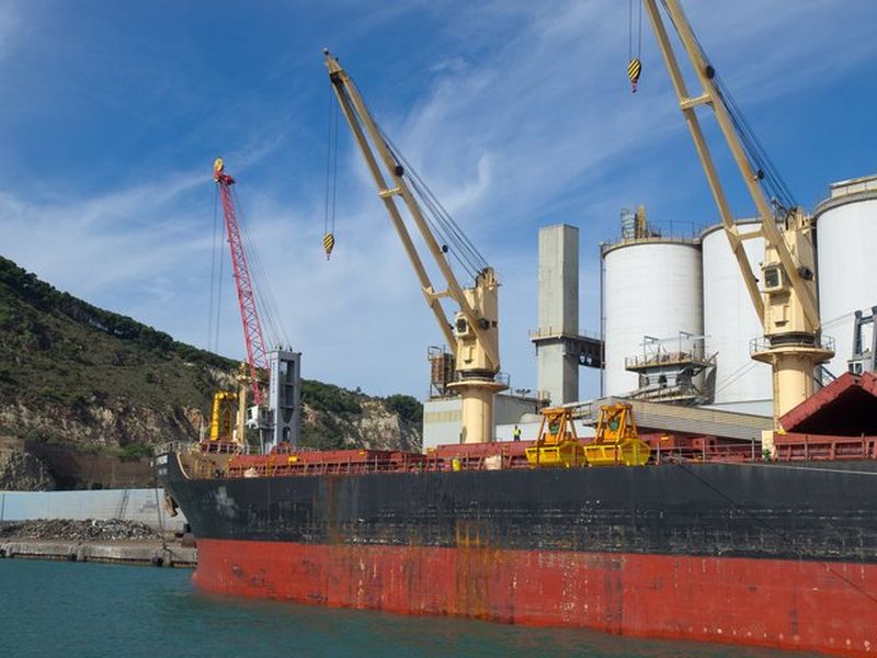 What Is Breakbulk Shipping? A Simple Guide for Moving Oversized Cargo